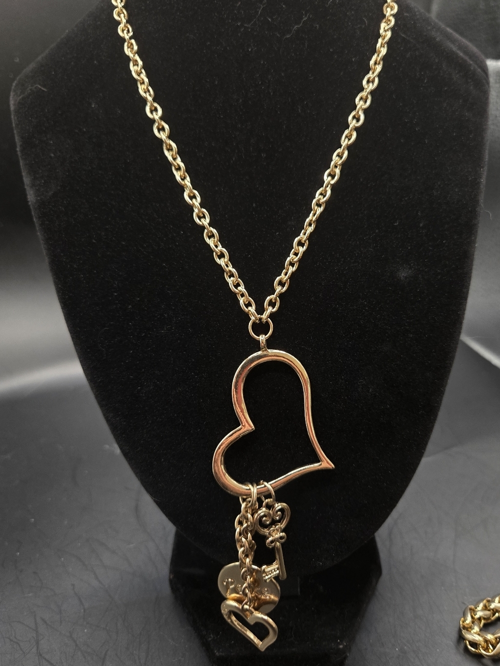 🔥3/15$ Vintage Gold Tone Heart Charm Necklace Key Peace Pendant